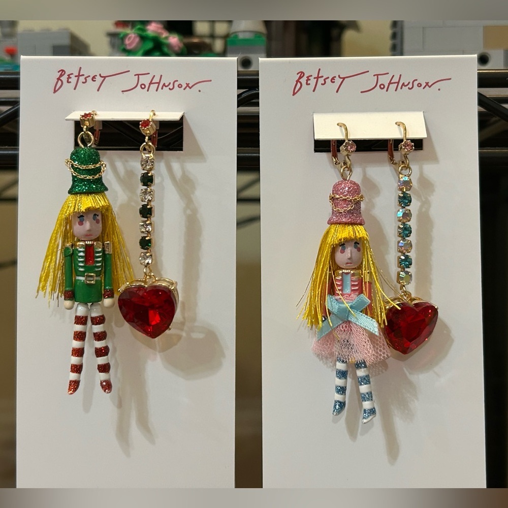 BETSEY JOHNSON Nutcracker Heart Mismatched Earrings Set Brand New With Tags - Picture 2 of 4